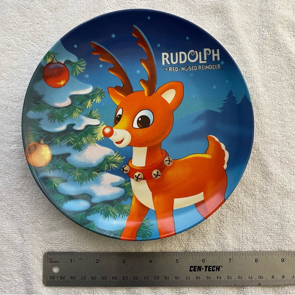 New Seasons Rudolph Decorative Holiday Plate
